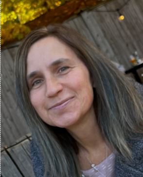 headhot of Christine Carbone